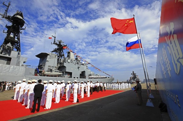 社评:中俄海上联合军演震慑周边安全威胁