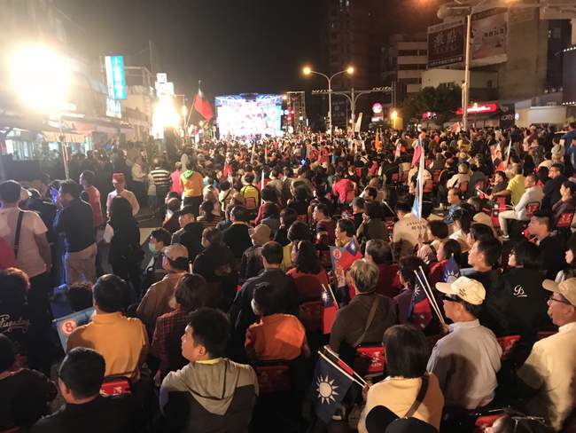 韩国瑜台南造势大爆棚 群众高呼翻转南台湾