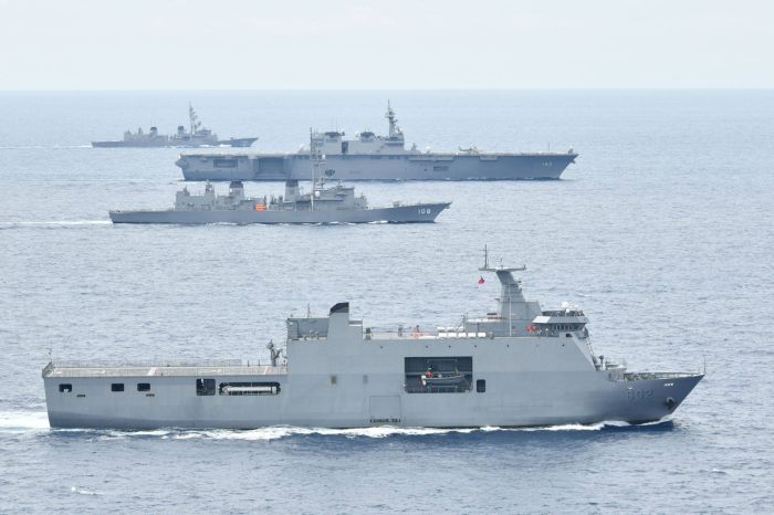 日本菲律宾各派出最大军舰进行联合海上演习