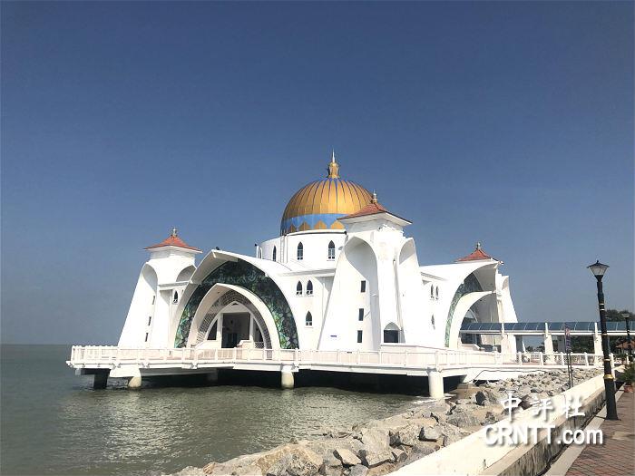 中评镜头：漂浮在马六甲海峡上的清真寺