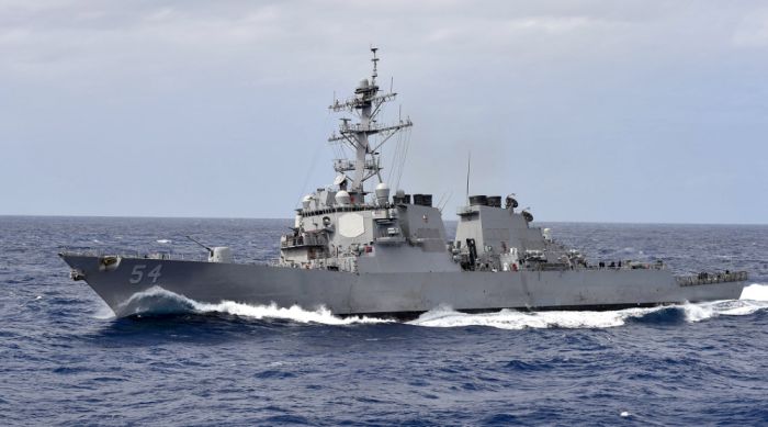 美军舰穿航台湾海峡　东部战区回应