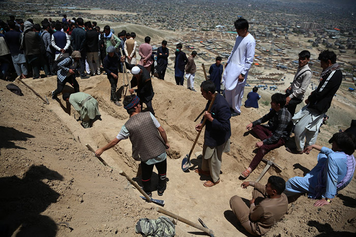遇难者升至68人，阿富汗塔利班宣布停火三天