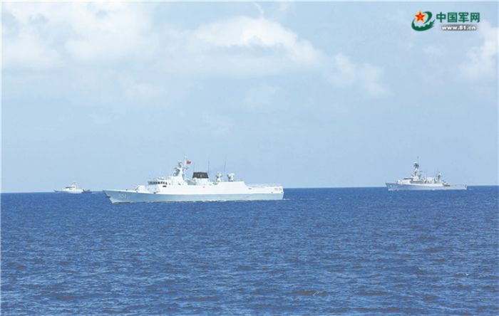 中国印尼海军举行海上联合演练
