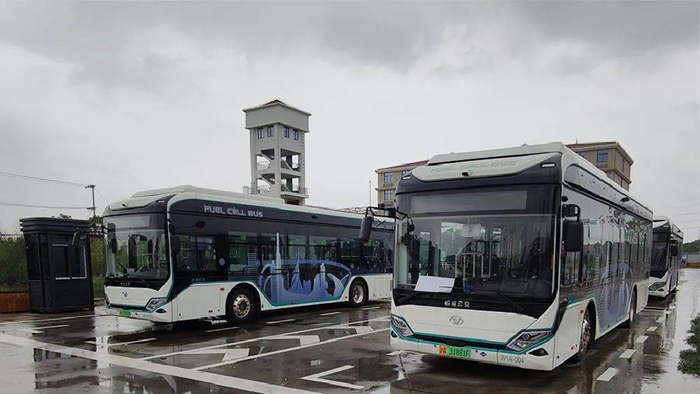 上海临港首条氢能源公交线正式运营