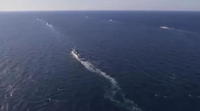 中俄十舰穿航津轻海峡，日本震惊啥？
