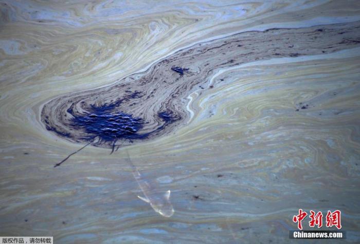 12.6万加仑原油泄漏南加州水域