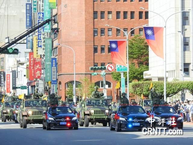 双十庆典预演　近3百辆军车行驶台北街头