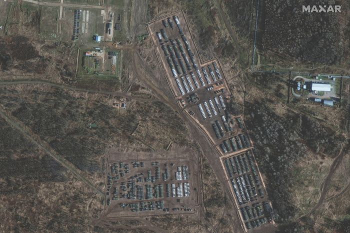 卫星图显示俄军又集结在乌克兰边境？俄否认
