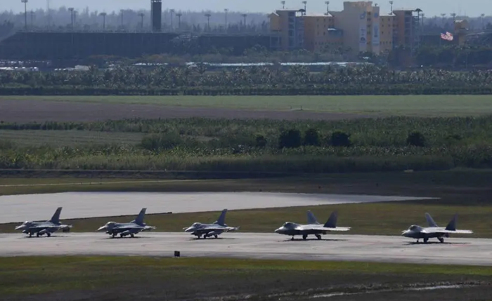 美国佛罗里达州一空军基地遭炸弹威胁