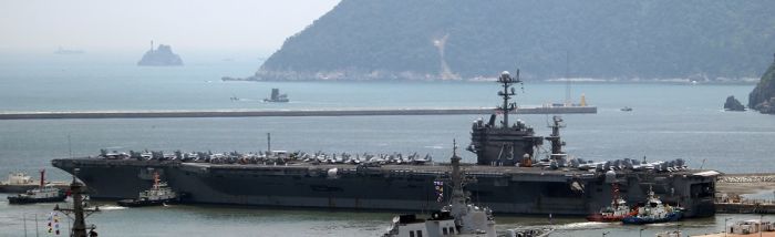 美媒：美军方鼓吹增派航母威慑中国