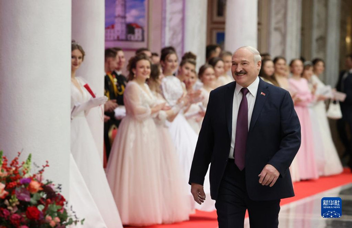 白俄罗斯独立宫举办新年舞会