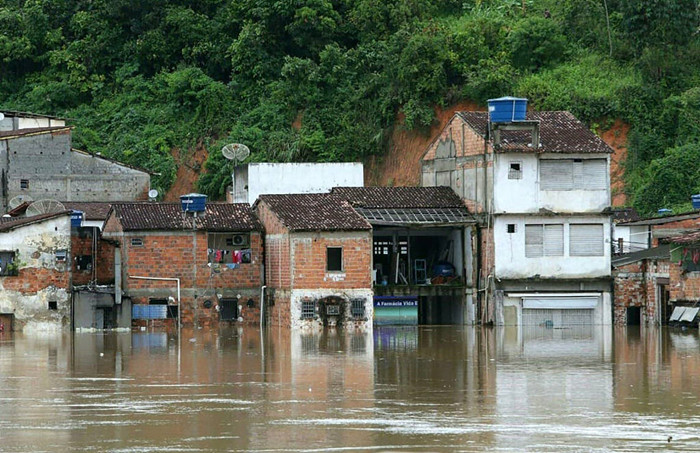 巴西洪灾已致18人死亡