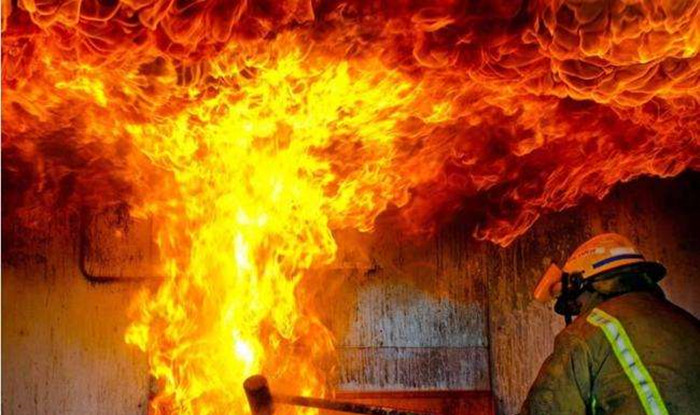 辽宁大连新长兴市场发生火灾造成9人死亡