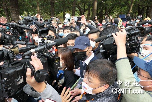 中评现场：韩国瑜终于现身　支持者挤爆