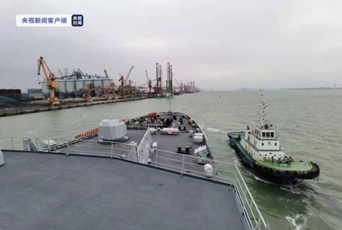 中国海军启运援助汤加救灾物资（组图）