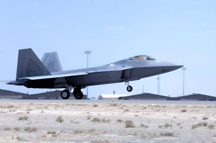 美国军方计划报废33架F-22战斗机