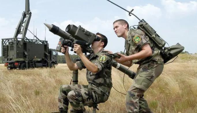 外媒：法国将加紧向乌克兰提供武器