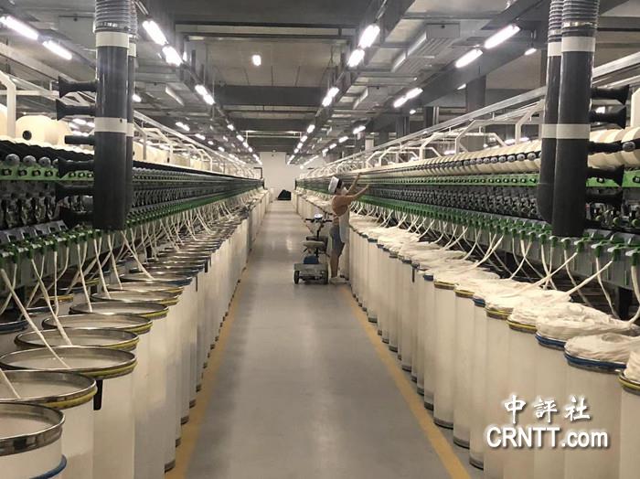中评关注：两岸采访团探访新疆棉纺织业