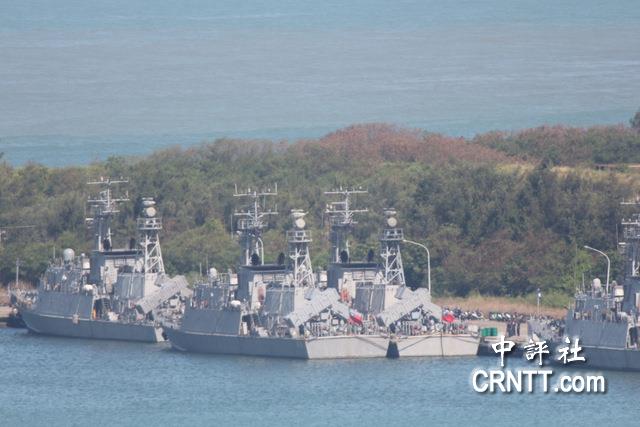 路透：20艘两岸军舰持续在“台海中线”对峙