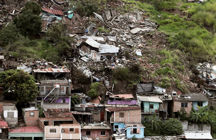 洪都拉斯持续强降雨致3万余人受灾