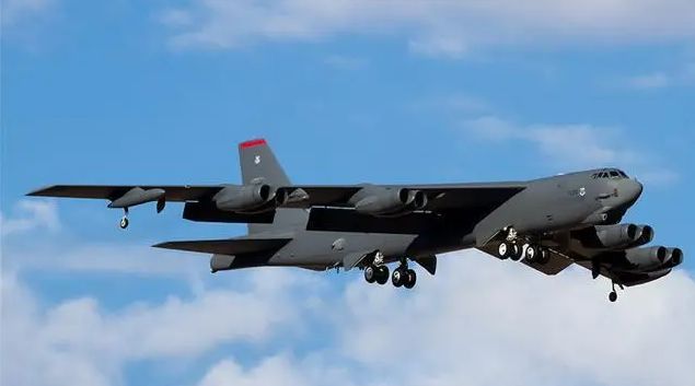 美国军方称已在中东地区执行轰炸机飞行任务