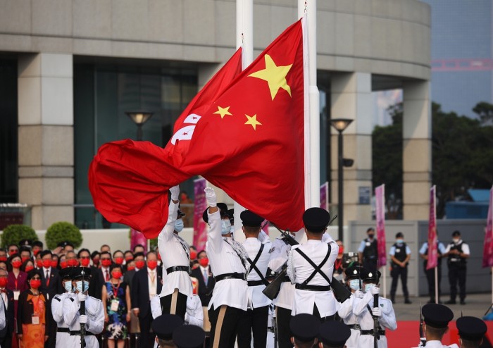 校园奏唱国歌　祝愿国家富强香港繁荣