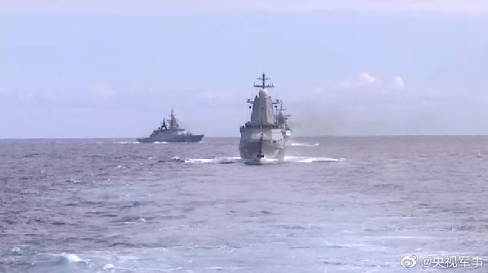 现场！中俄海军在太平洋海域联合巡航