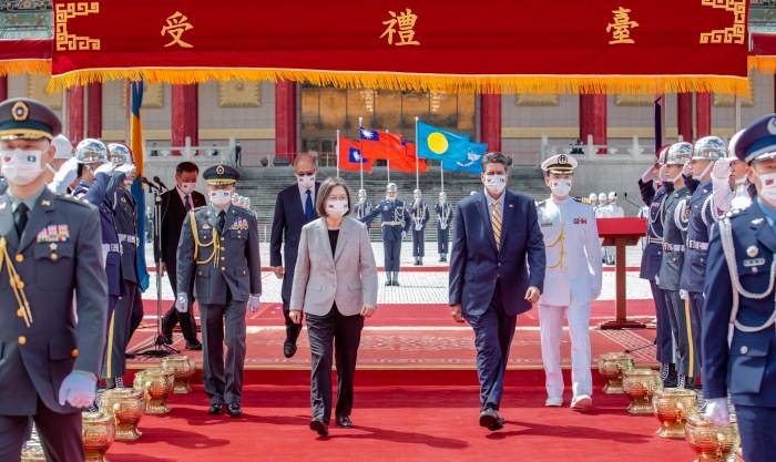帛琉总统惠恕仁访台　蔡英文军礼欢迎