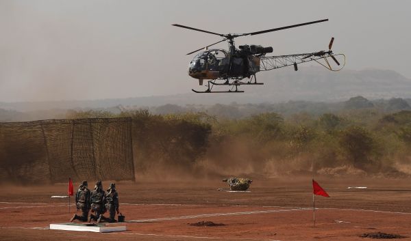 印媒：直升机接连坠毁令印度军方担忧