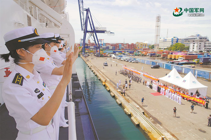 中国海军和平方舟医院船结束对印尼友好访问