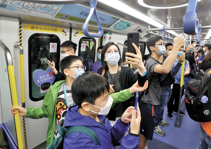 国产Q－Train开车　香港市民很兴奋