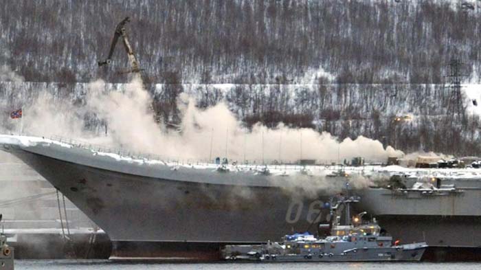 俄罗斯“库兹涅佐夫”号航母发生火灾