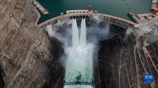 社评：白鹤滩电站投产　中国水电业前途无限