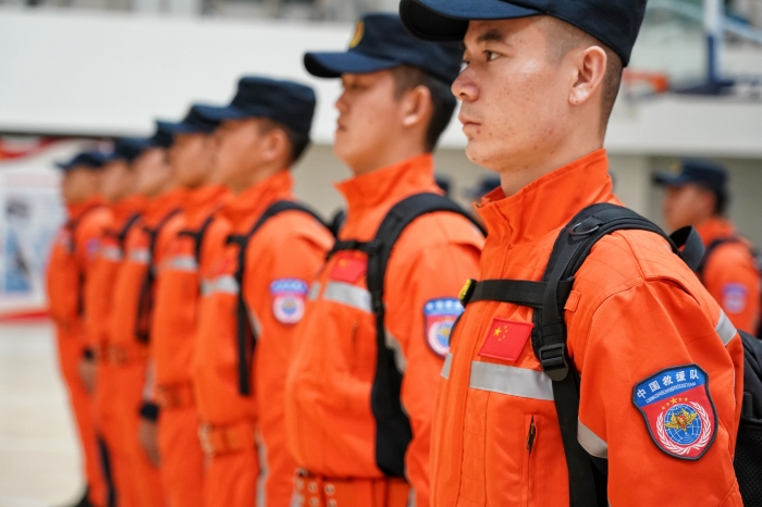 中国救援队赴土耳其实施国际救援
