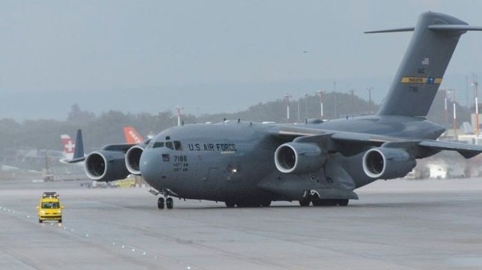 俄媒：美国开始用“隐身”运输机向乌运输武器