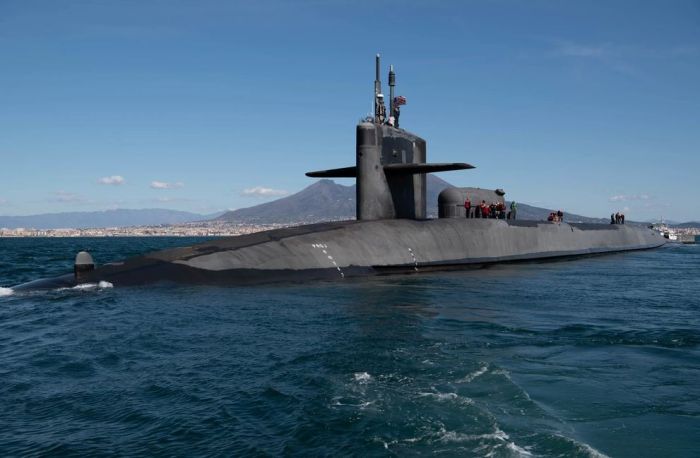 伊朗称迫使美潜艇浮出水面　美否认