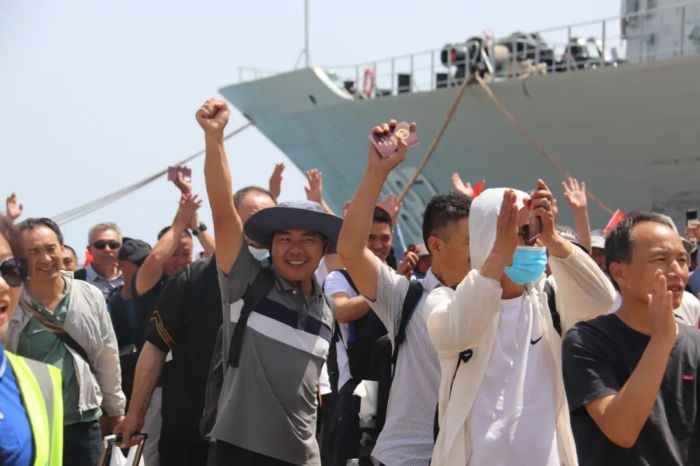 中国海军完成第二批紧急撤离我在苏丹人员任务
