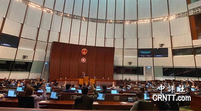 香港立法会通过本届政府首份《财政预算案》