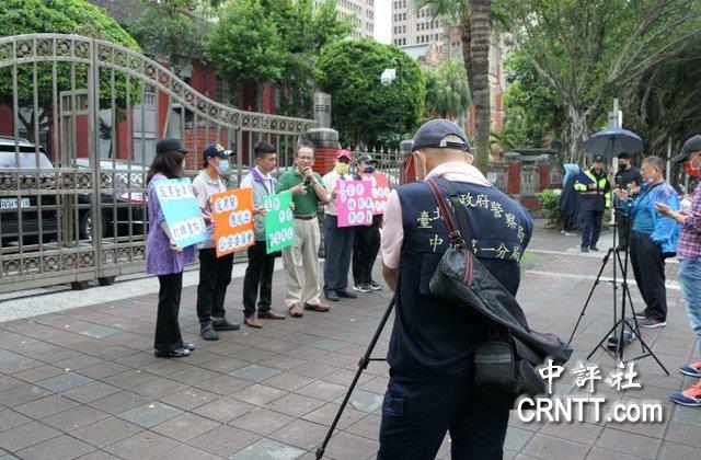 苏焕智开记者会批绿　警察比抗议人数还多