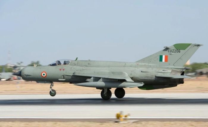 印度空军一架米格-21战斗机坠毁