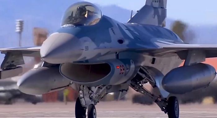 美媒：北约可能明年初向乌克兰交付F16战机